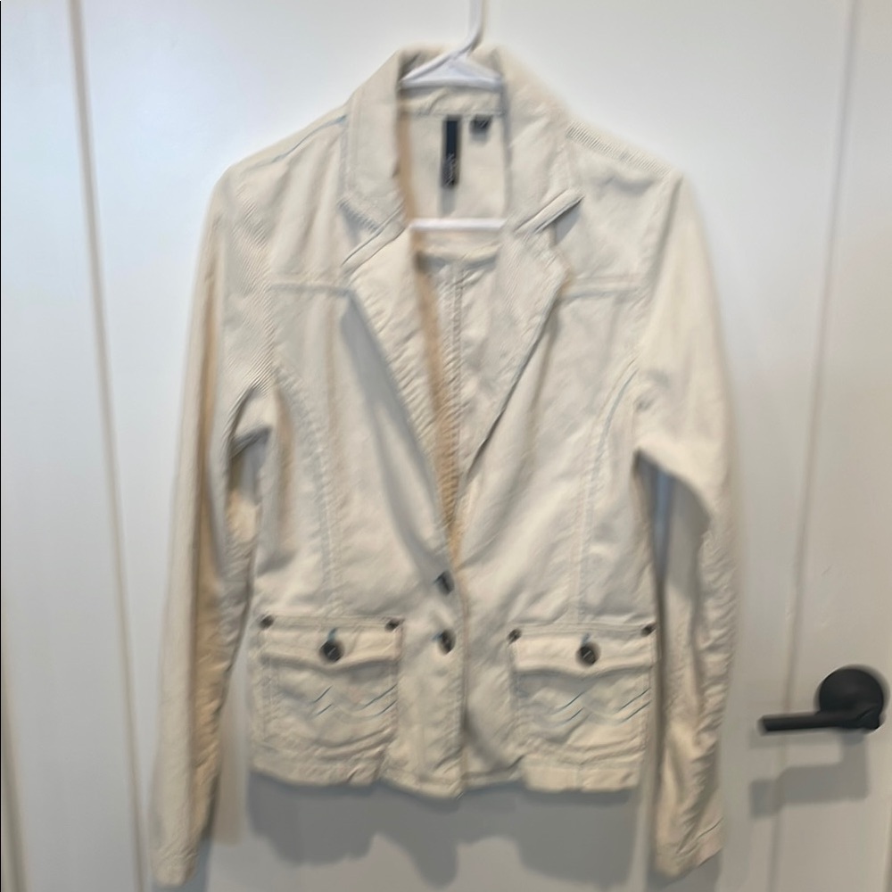 CoffeeShop Cream Blazer with Classic Lapel and Relaxed Fit